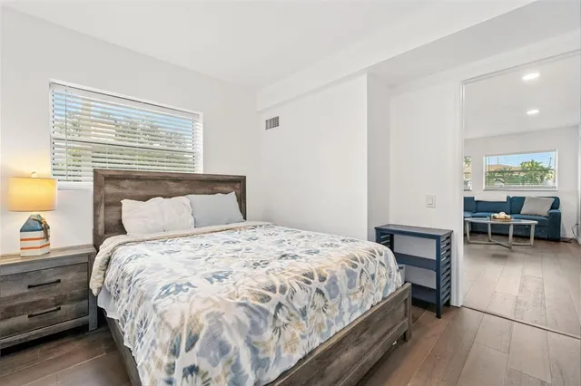 $915,000 | 13854 77th Avenue, Seminole, FL 33776