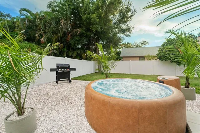 $915,000 | 13854 77th Avenue, Seminole, FL 33776