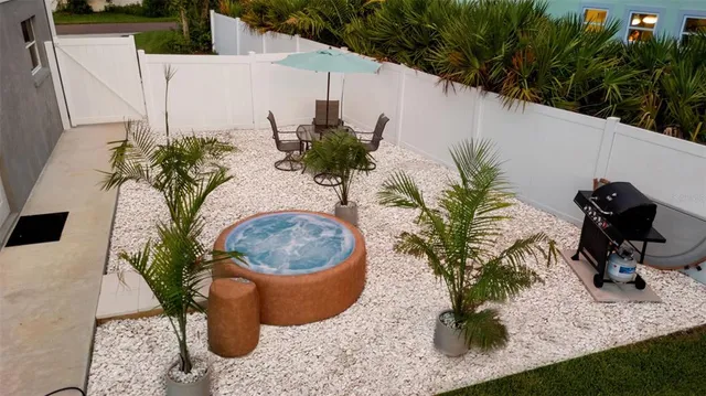 $915,000 | 13854 77th Avenue, Seminole, FL 33776