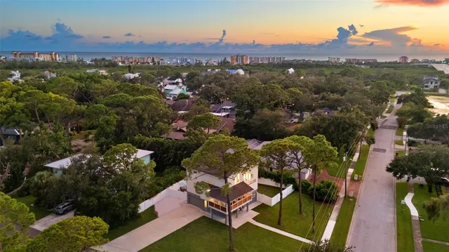 $915,000 | 13854 77th Avenue, Seminole, FL 33776