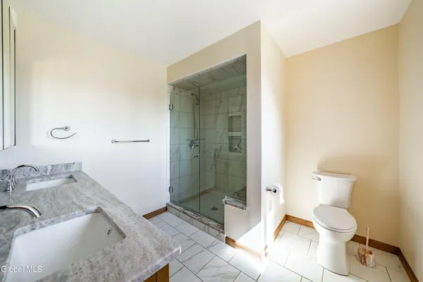 $879,900 | 364 Settles Hill Road, Altamont, NY 12009