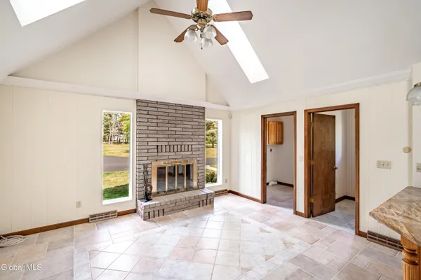 $879,900 | 364 Settles Hill Road, Altamont, NY 12009