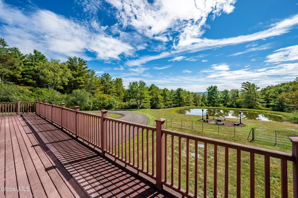 $879,900 | 364 Settles Hill Road, Altamont, NY 12009