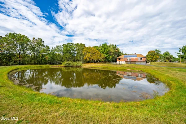 $879,900 | 364 Settles Hill Road, Altamont, NY 12009