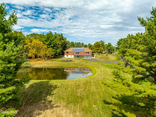 $879,900 | 364 Settles Hill Road, Altamont, NY 12009