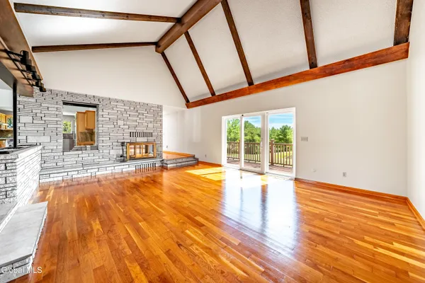 $879,900 | 364 Settles Hill Road, Altamont, NY 12009