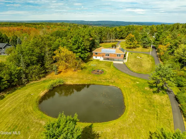 $879,900 | 364 Settles Hill Road, Altamont, NY 12009