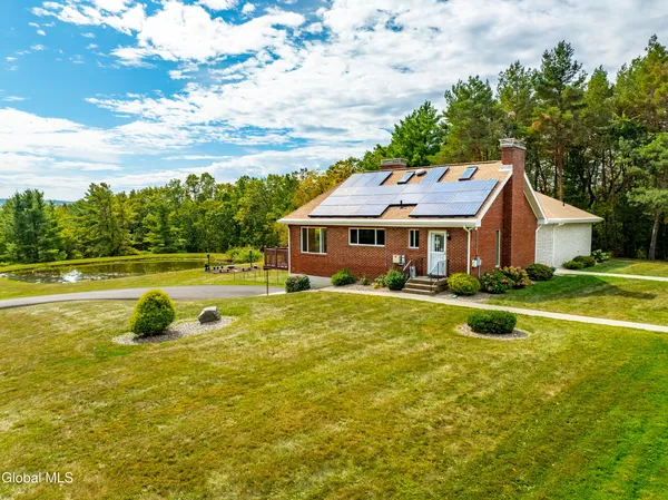 $879,900 | 364 Settles Hill Road, Altamont, NY 12009