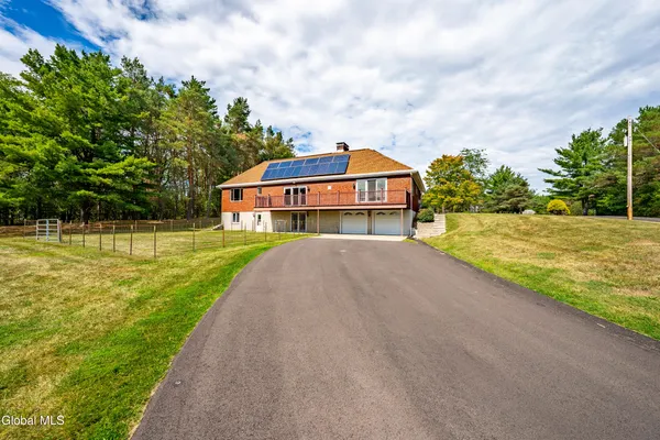 $879,900 | 364 Settles Hill Road, Altamont, NY 12009