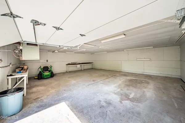 $879,900 | 364 Settles Hill Road, Altamont, NY 12009