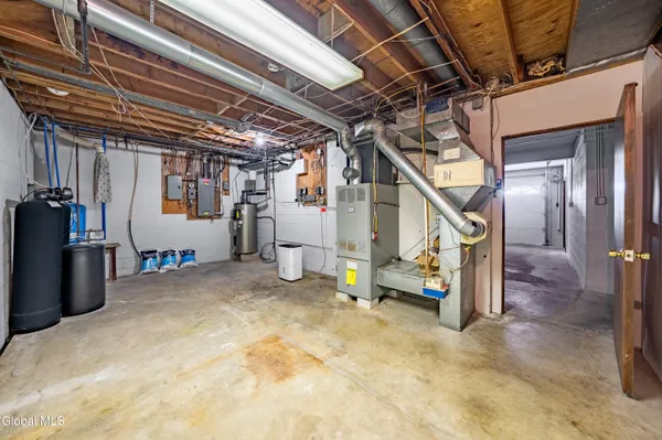 $879,900 | 364 Settles Hill Road, Altamont, NY 12009