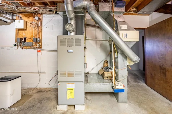 $879,900 | 364 Settles Hill Road, Altamont, NY 12009