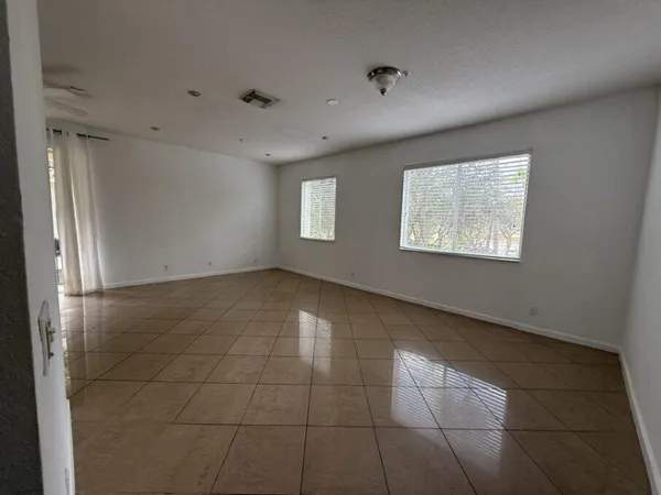 $2,900 | 2858 South Oasis Drive, Unit 2858, Boynton Beach, FL 33426