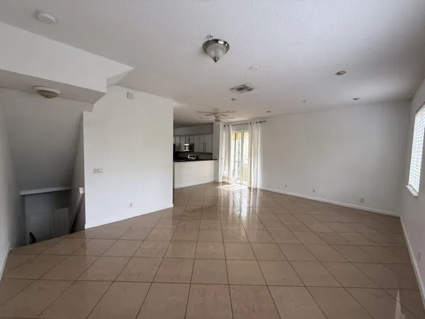 $2,900 | 2858 South Oasis Drive, Unit 2858, Boynton Beach, FL 33426