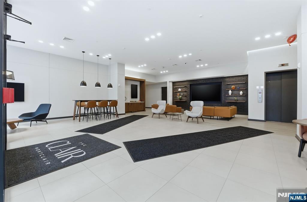 37 Orange Road, Unit 302 Montclair, NJ 07042 - Photo 2 of 11