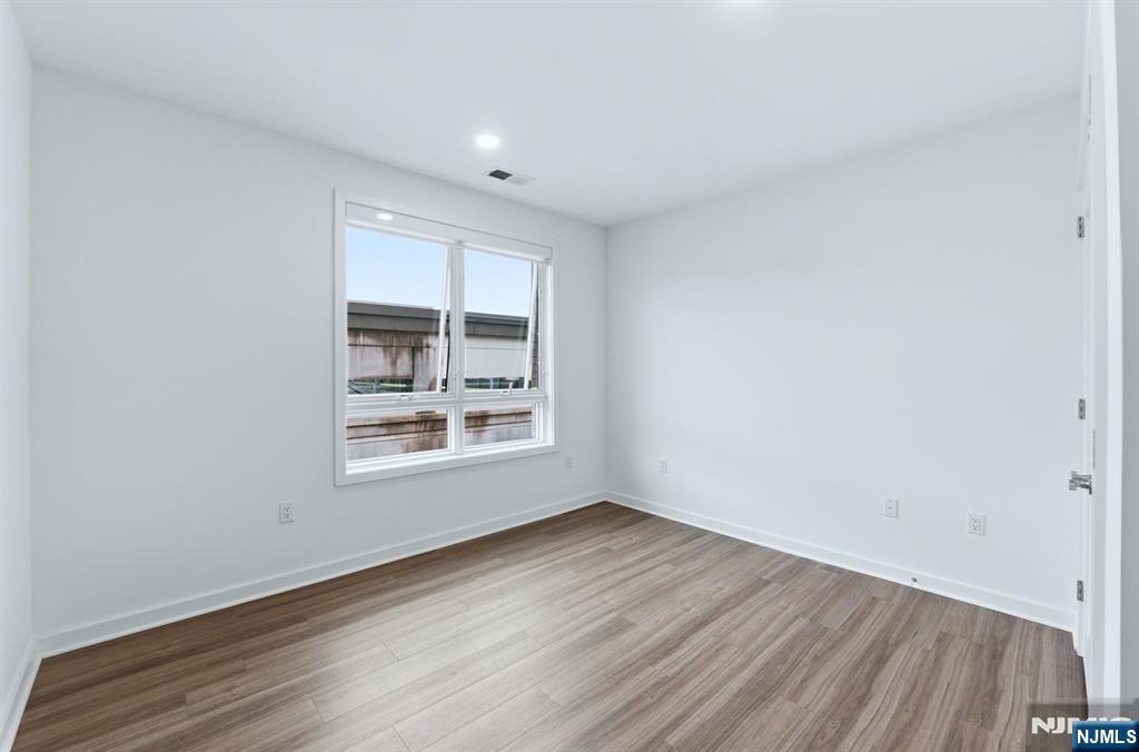 37 Orange Road, Unit 302 Montclair, NJ 07042 - Photo 5 of 11