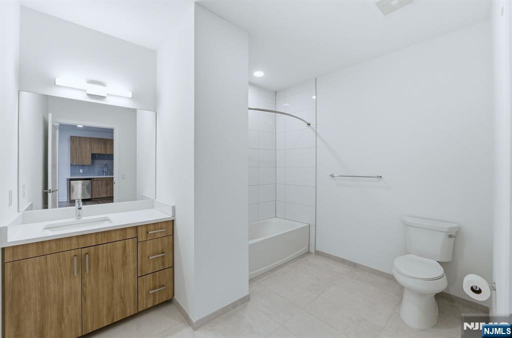 37 Orange Road, Unit 302 Montclair, NJ 07042 - Photo 6 of 11