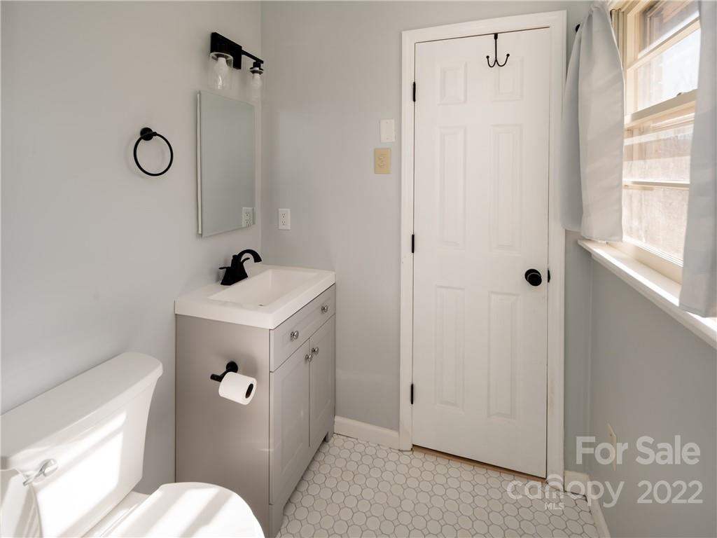 79 Pressley Road Asheville, NC 28805 - Photo 12 of 23 Gallery Image 12