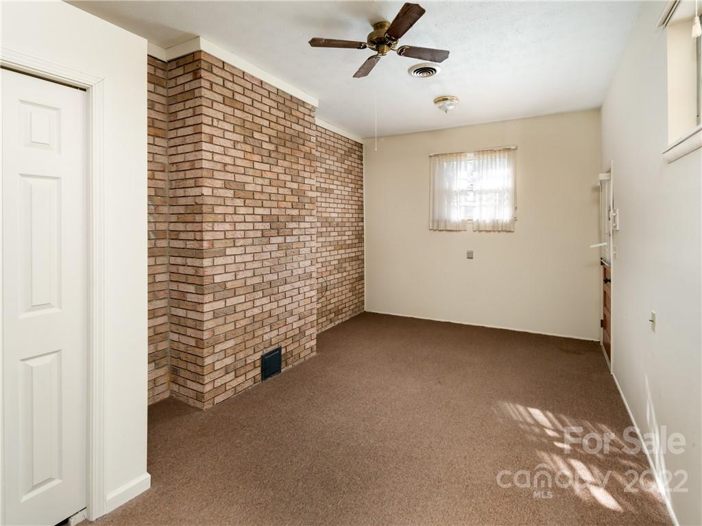 79 Pressley Road Asheville, NC 28805 - Photo 17 of 23 Gallery Image 17