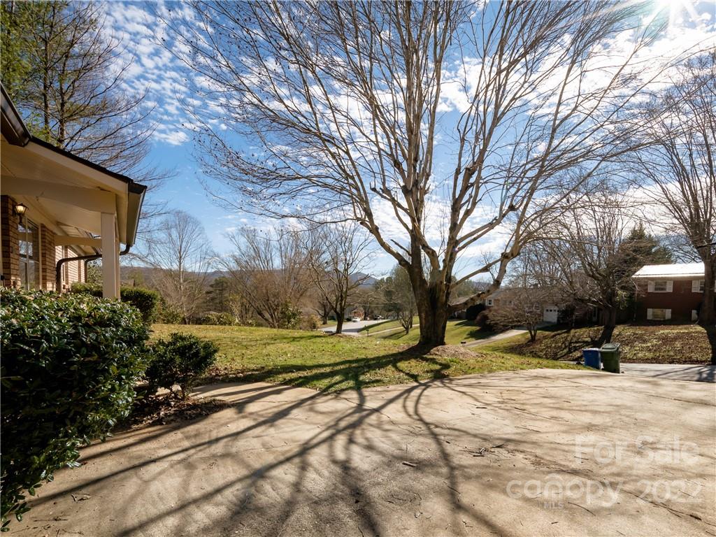 79 Pressley Road Asheville, NC 28805 - Photo 4 of 23 Gallery Image 4