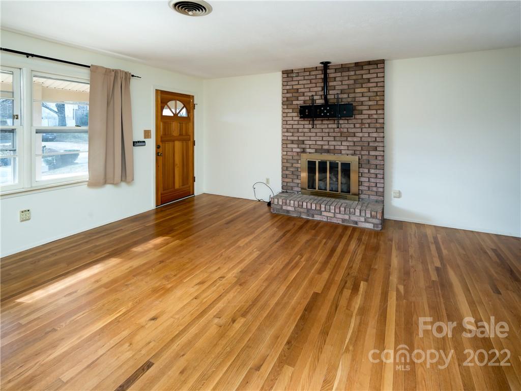 79 Pressley Road Asheville, NC 28805 - Photo 6 of 23 Gallery Image 6