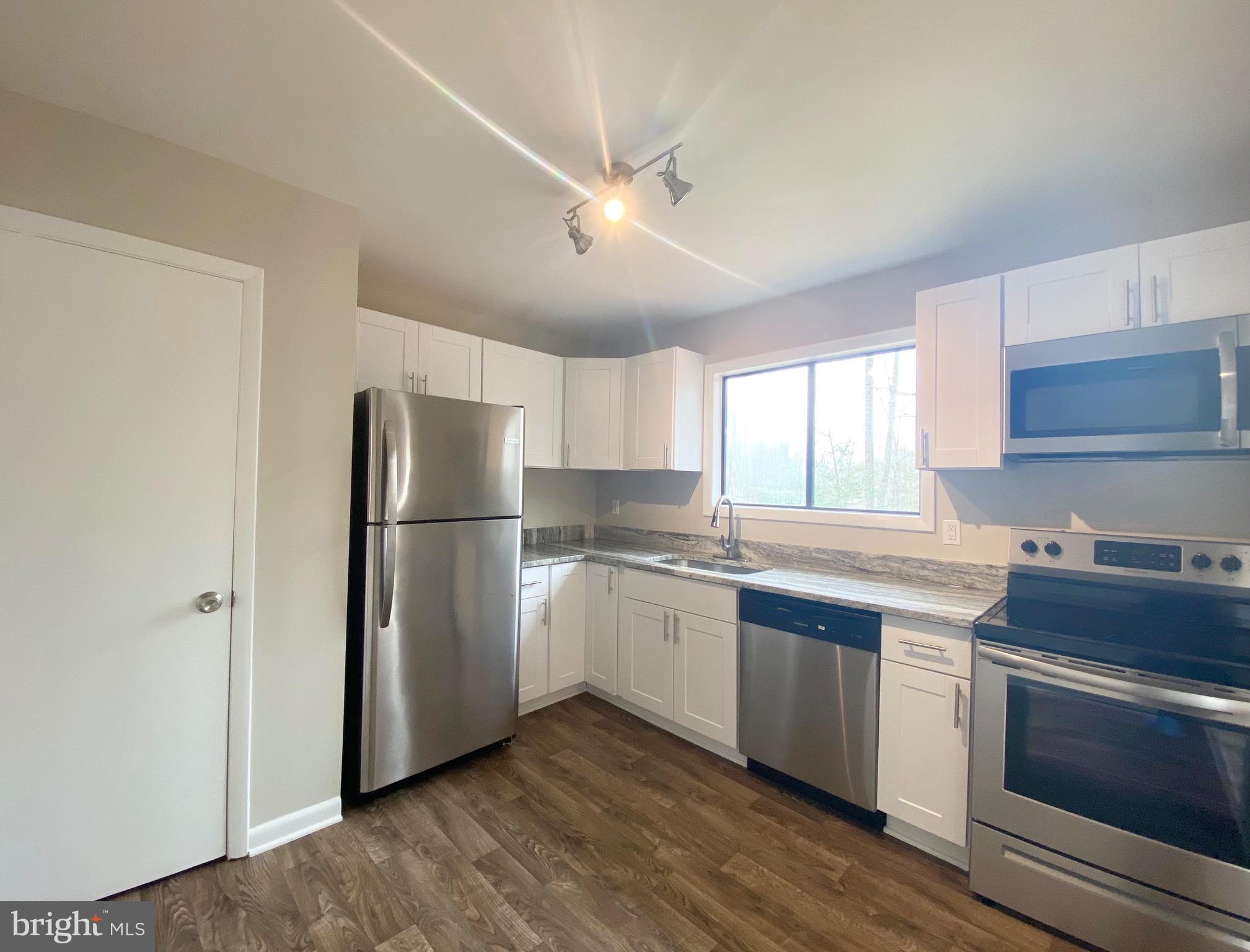 12808 Kahns Road Manassas, VA 20112 - Photo 12 of 40 Gallery Image 12