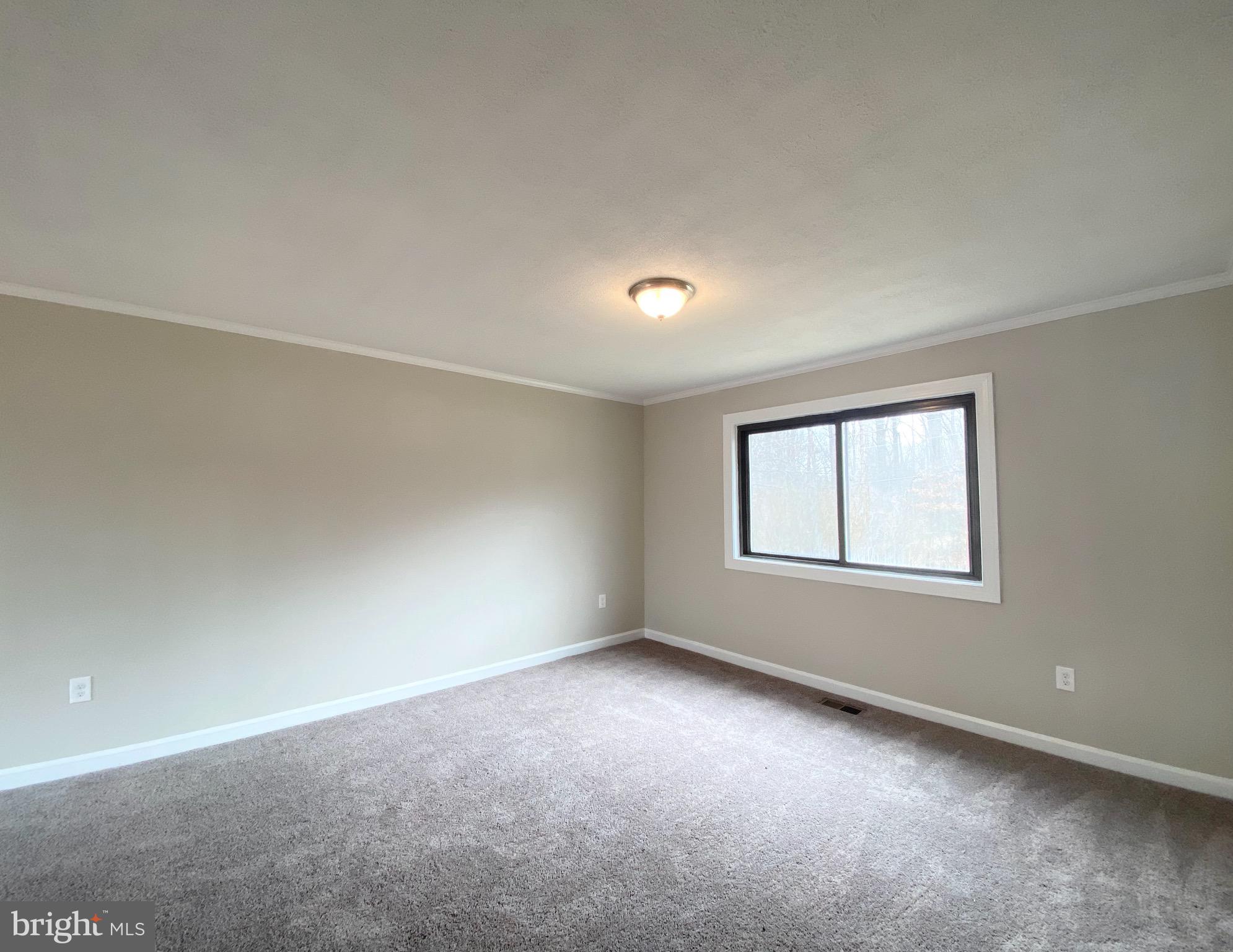 12808 Kahns Road Manassas, VA 20112 - Photo 5 of 40 Gallery Image 5