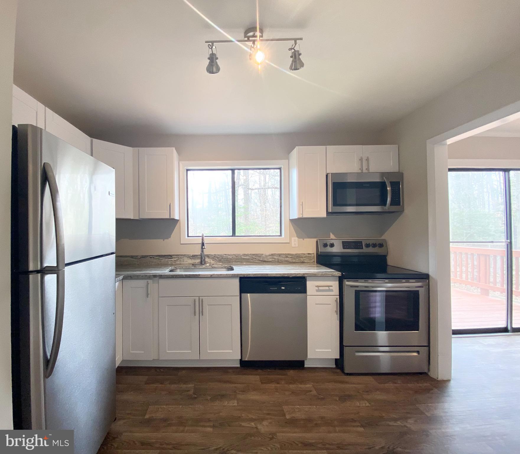 12808 Kahns Road Manassas, VA 20112 - Photo 10 of 40 Gallery Image 10