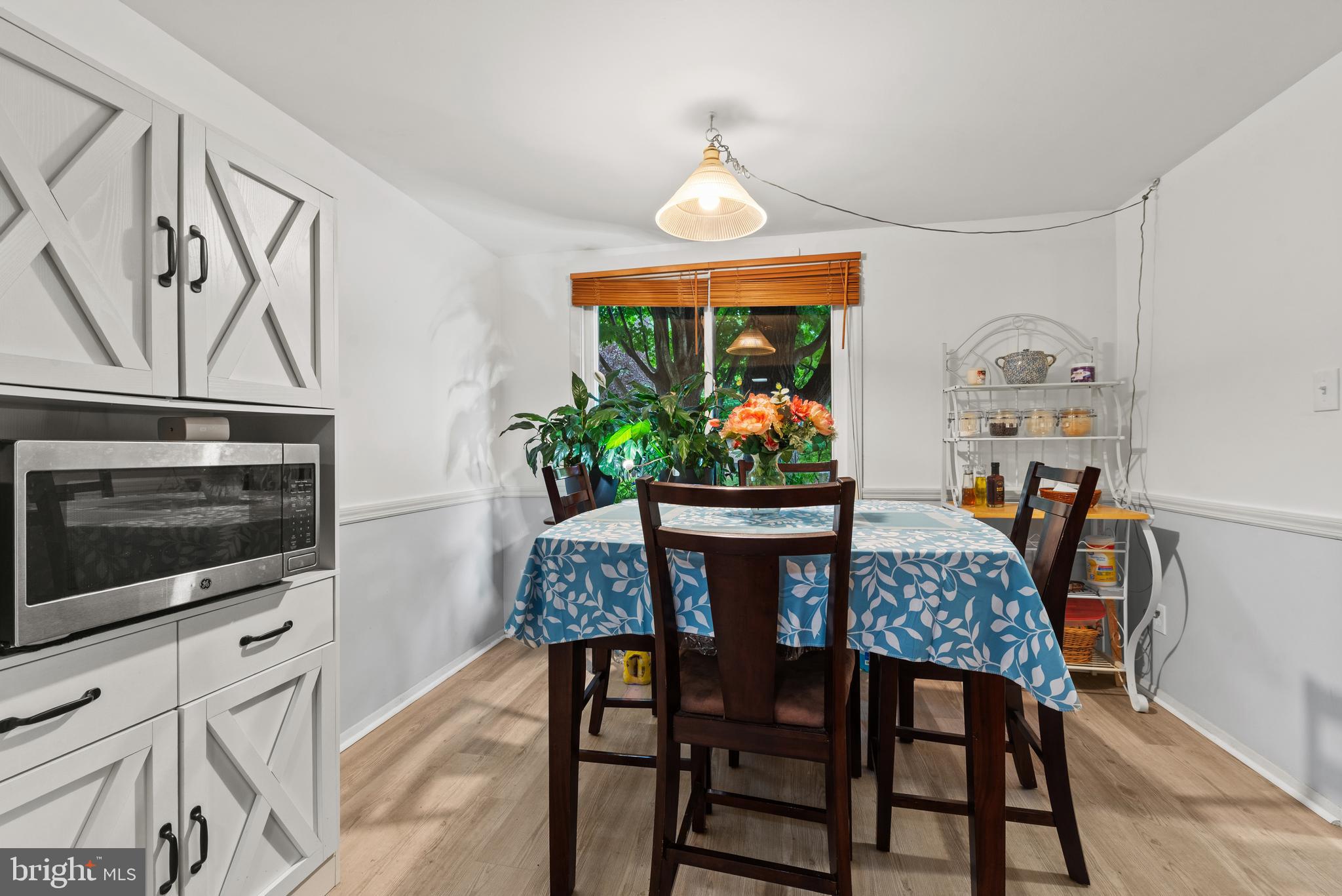 8938 Footed Ridge Columbia, MD 21045 - Photo 7 of 33 Kitchen/Dining Area