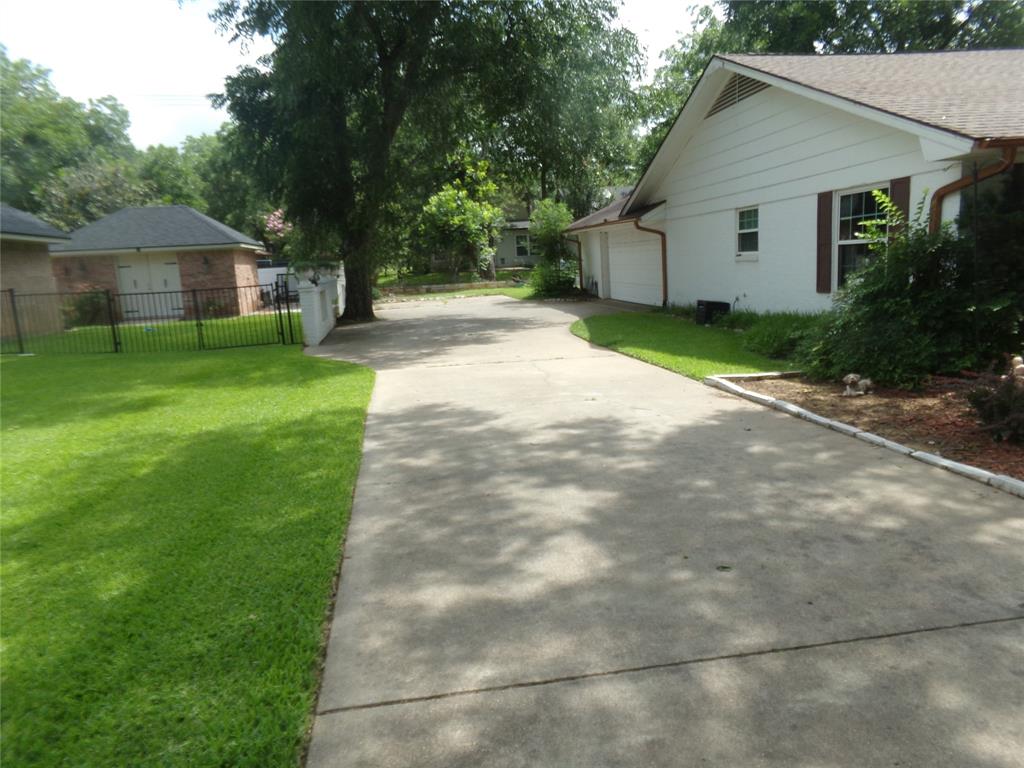 5110 Wedgefield Road Granbury, TX 76049 - Photo 3 of 23