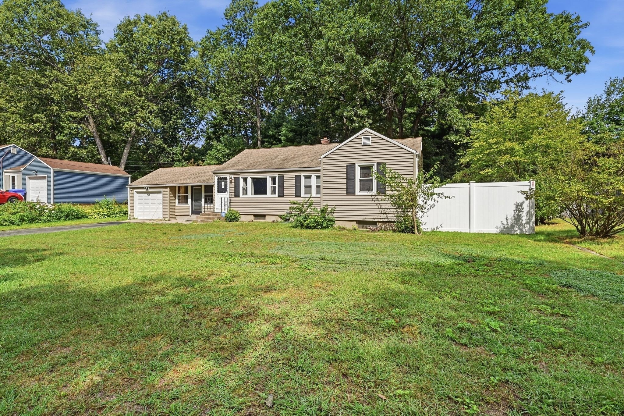 42 North Brook Road Springfield, MA 01119 - Photo 2 of 35 Gallery Image 2