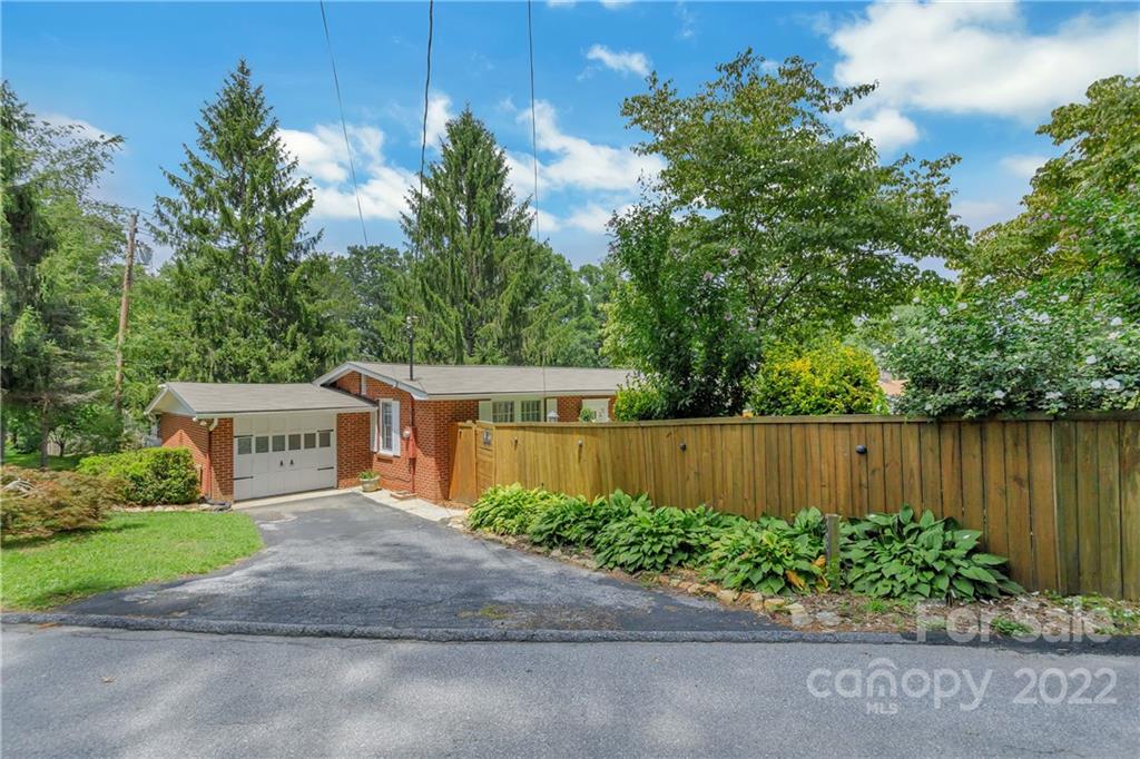 630 Hebron Road Hendersonville, NC 28739 - Photo 36 of 40 Gallery Image 36
