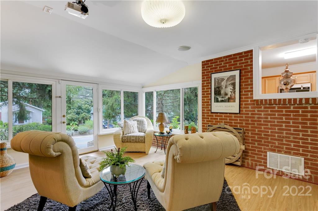 630 Hebron Road Hendersonville, NC 28739 - Photo 8 of 40 Gallery Image 8