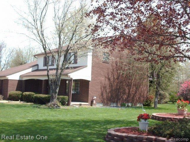 7450 Chichester Road Canton, MI 48187 - Photo 5 of 25 Chichester exterior