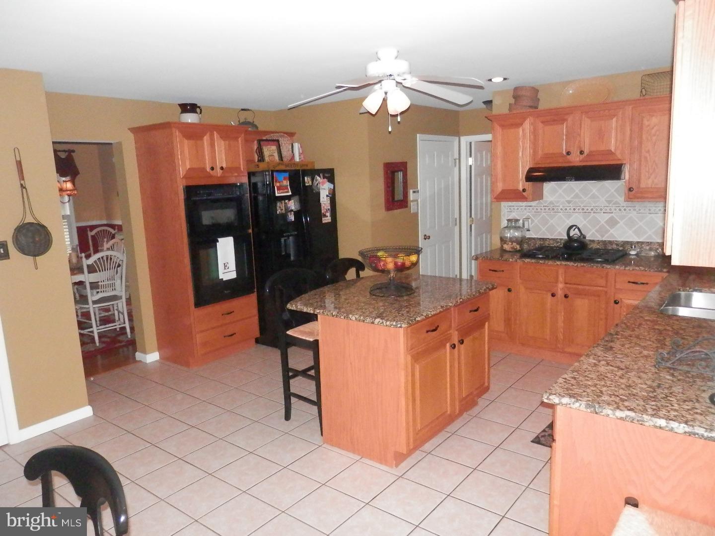23 Ridgeway Circle Birdsboro, PA 19508 - Photo 7 of 25 Kitchen