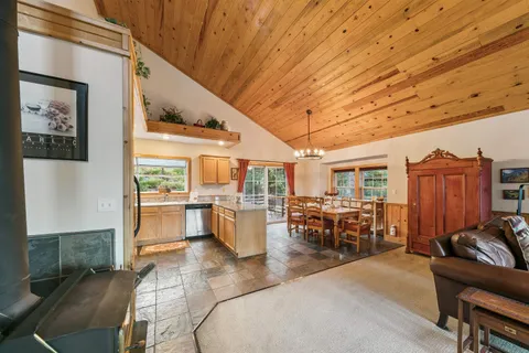 $1,085,000 | 13074 Stockholm Way, Truckee, CA 96161