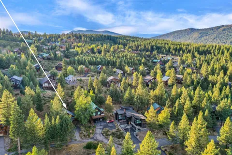 $1,085,000 | 13074 Stockholm Way, Truckee, CA 96161