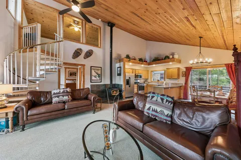 $1,085,000 | 13074 Stockholm Way, Truckee, CA 96161