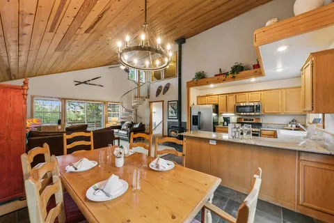 $1,085,000 | 13074 Stockholm Way, Truckee, CA 96161