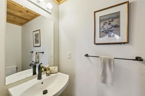 $1,085,000 | 13074 Stockholm Way, Truckee, CA 96161