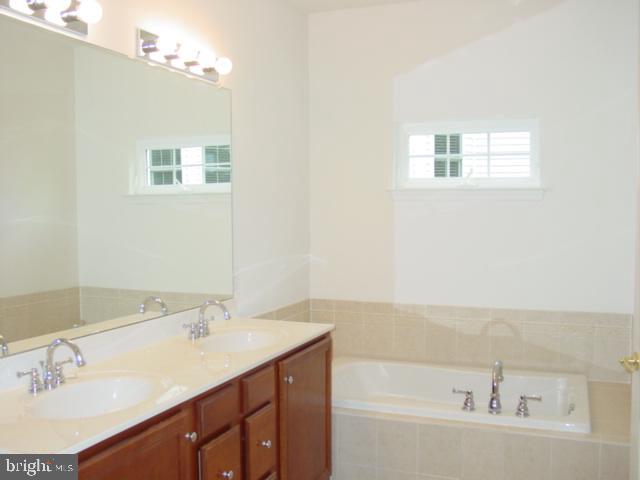 1977 Speedwell Road, Unit 5062 Lancaster, PA 17601 - Photo 12 of 15 Gallery Image 12