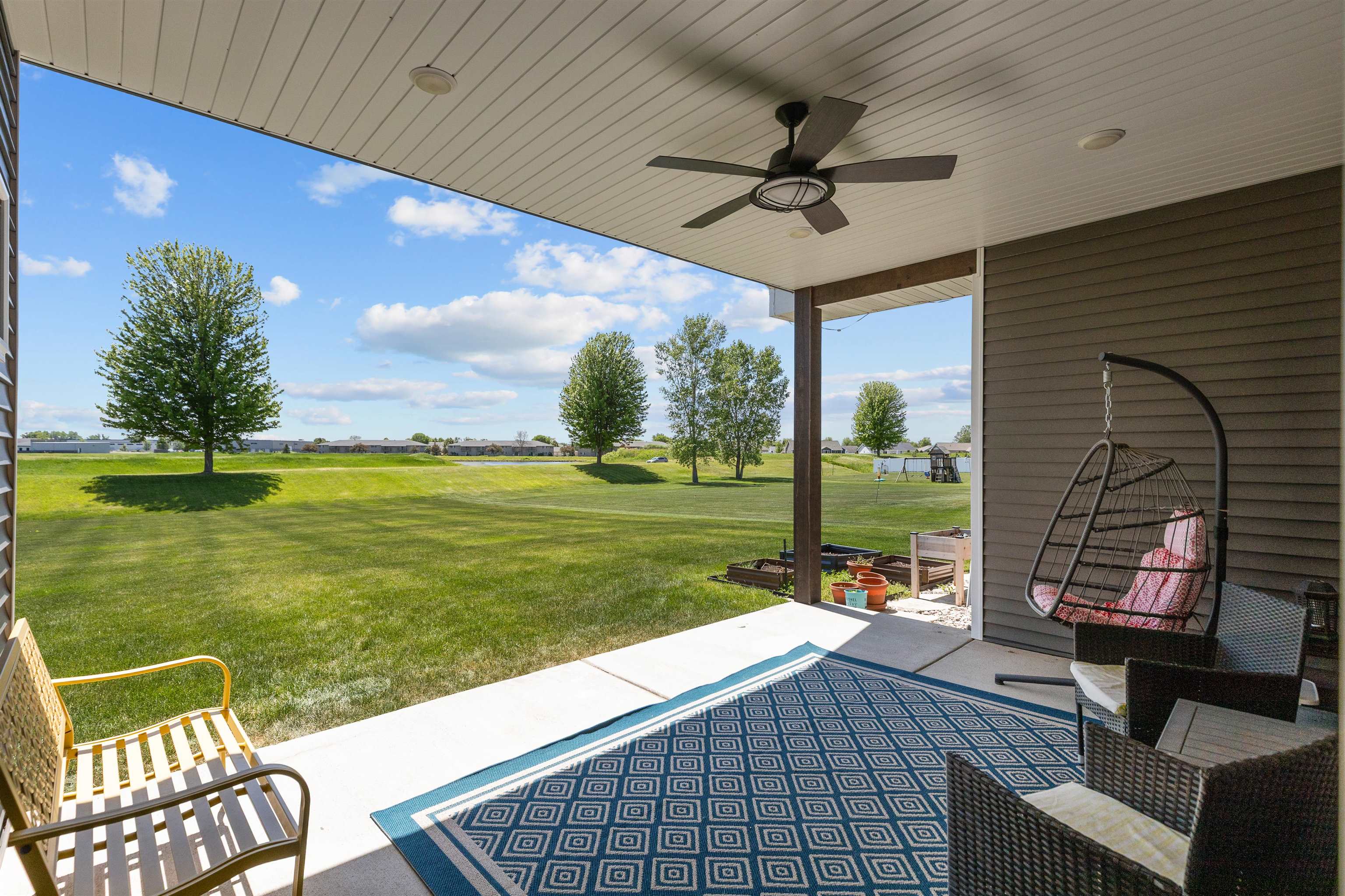 2157 Fox Point Court De Pere, WI 54115 - Photo 16 of 75