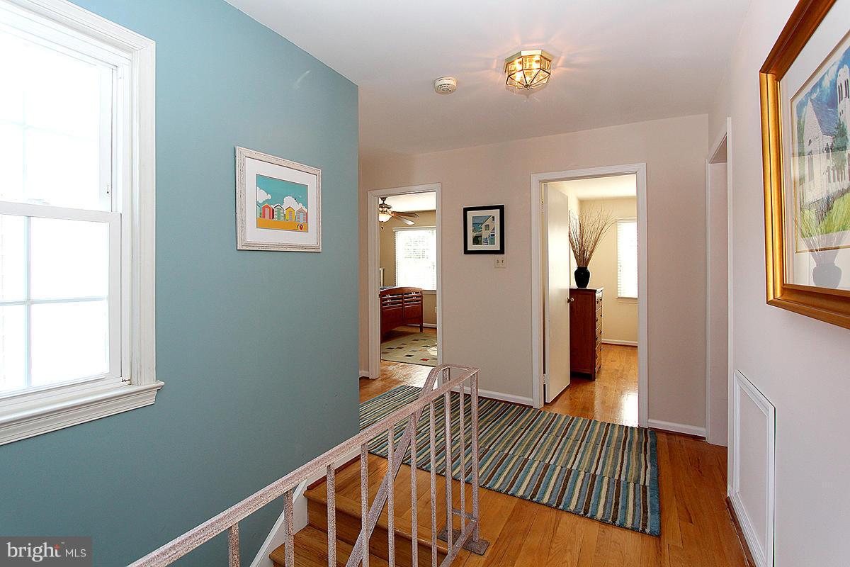 10203 Gainsborough Road Potomac, MD 20854 - Photo 15 of 30 Interior (General)