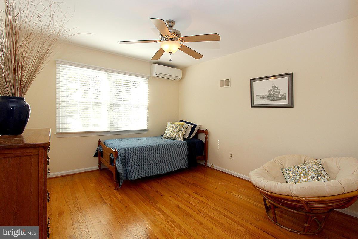 10203 Gainsborough Road Potomac, MD 20854 - Photo 16 of 30 Bedroom