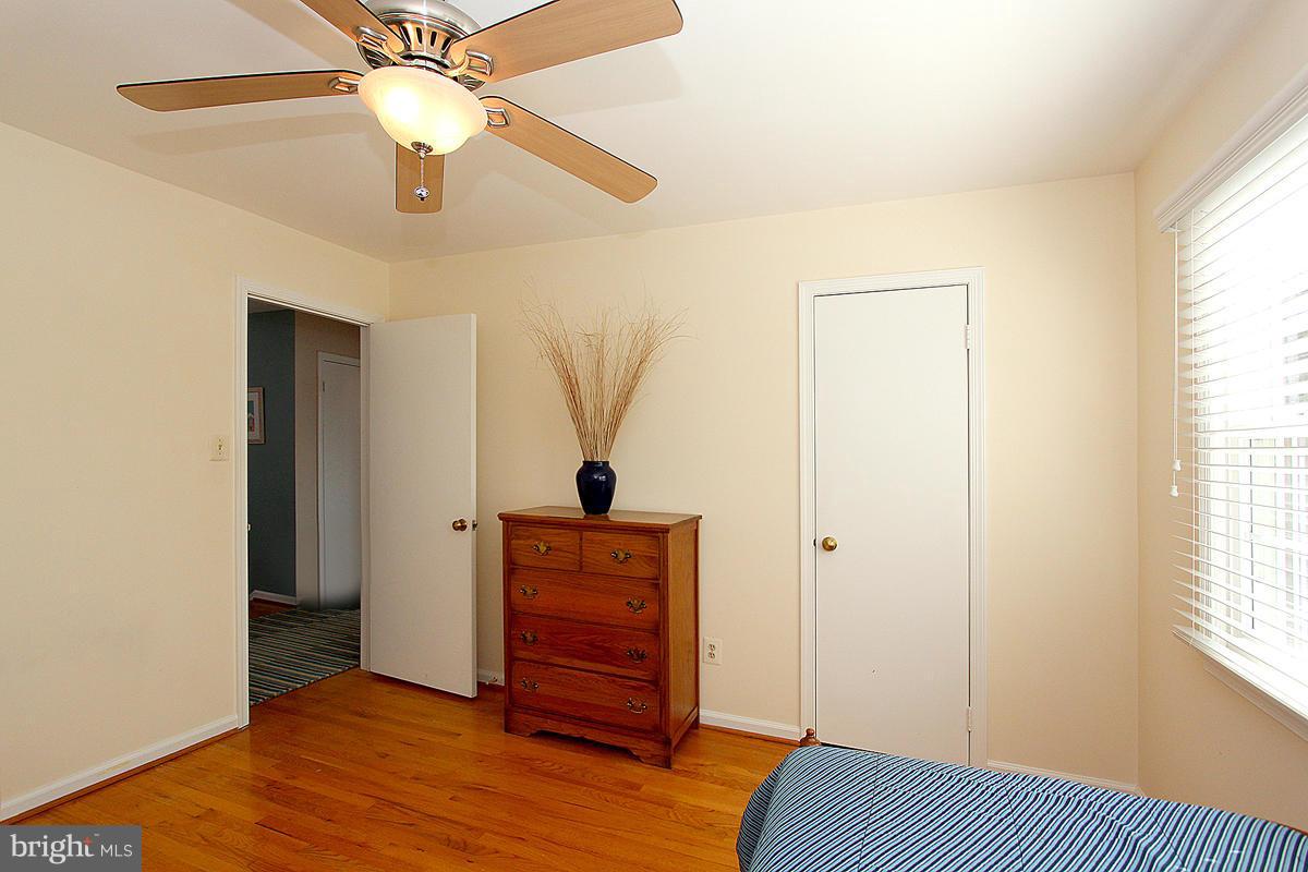 10203 Gainsborough Road Potomac, MD 20854 - Photo 17 of 30 Bedroom