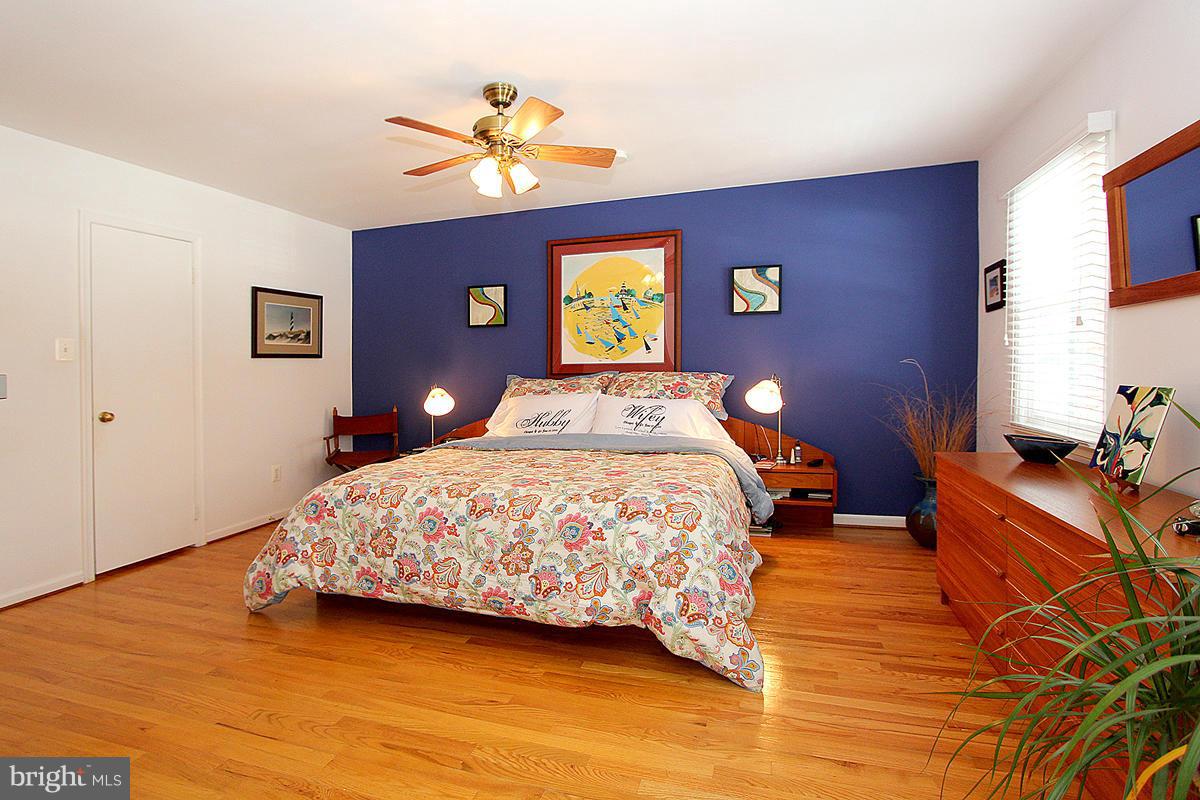 10203 Gainsborough Road Potomac, MD 20854 - Photo 19 of 30 Bedroom (Master)