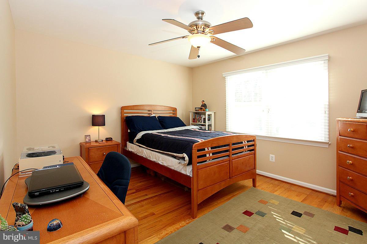 10203 Gainsborough Road Potomac, MD 20854 - Photo 24 of 30 Bedroom