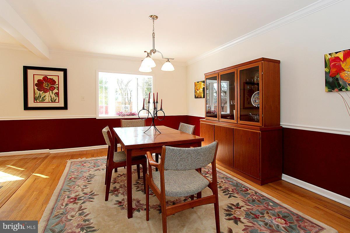 10203 Gainsborough Road Potomac, MD 20854 - Photo 5 of 30 Dining Room