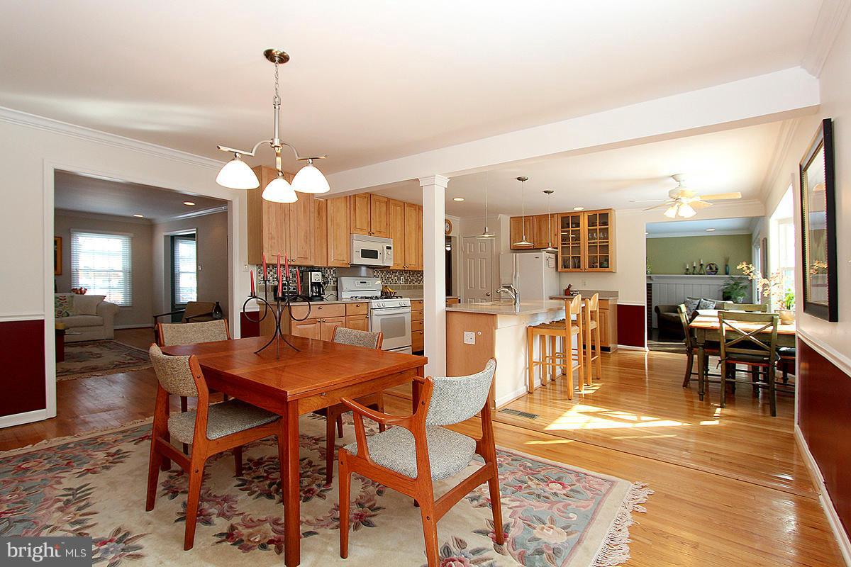 10203 Gainsborough Road Potomac, MD 20854 - Photo 7 of 30 Dining Room
