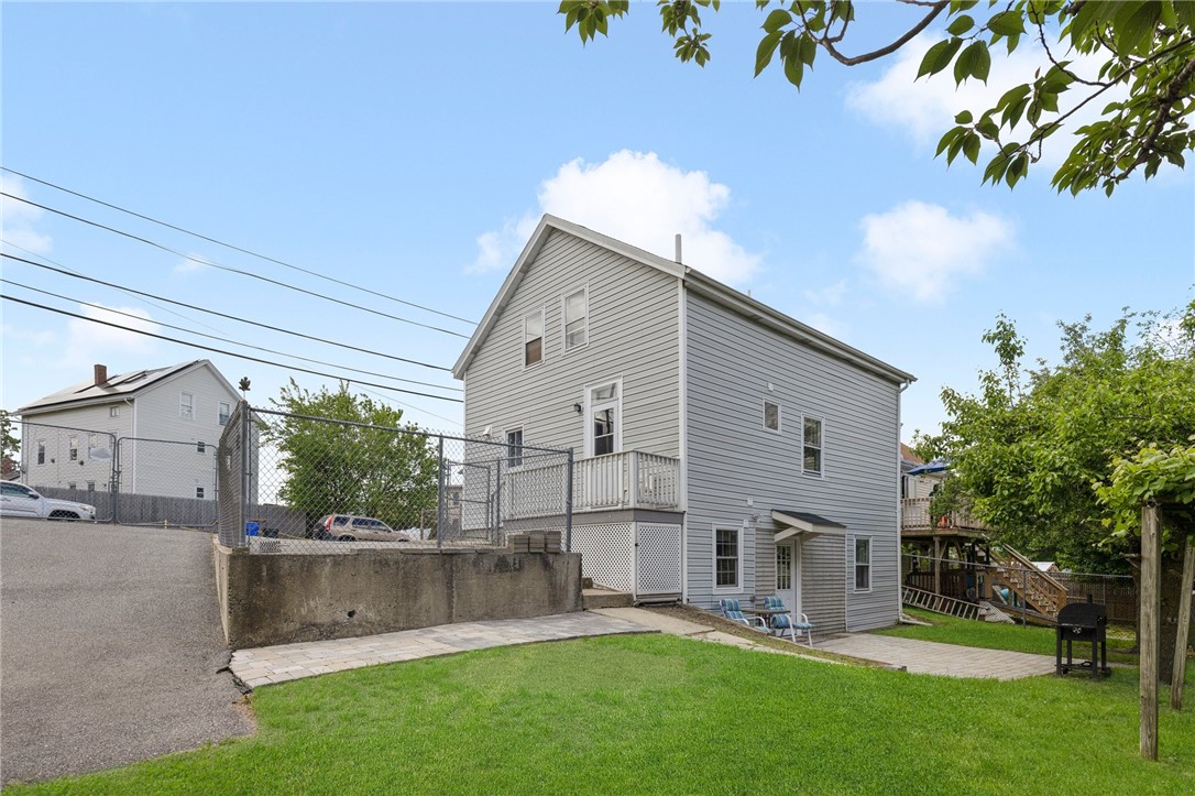 44 Pawtucket Avenue Pawtucket, RI 02860 - Photo 3 of 47
